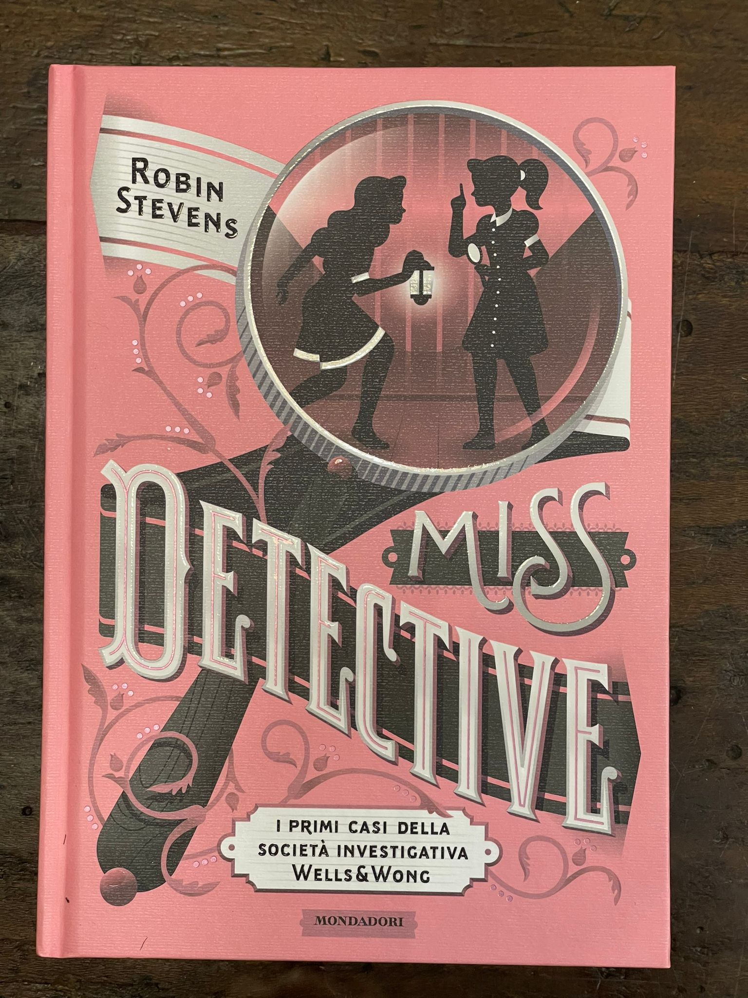 Miss Detective. I primi casi della società investigativa Wells & Wong – I  libri di Eppi